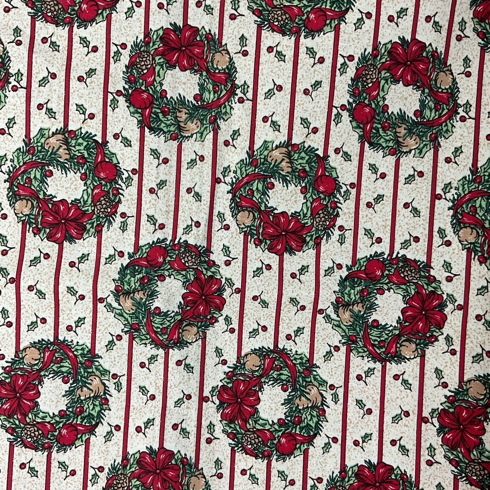 Vintage Christmas winter wreath holly leaves quilting cotton fabric 73” x 44”